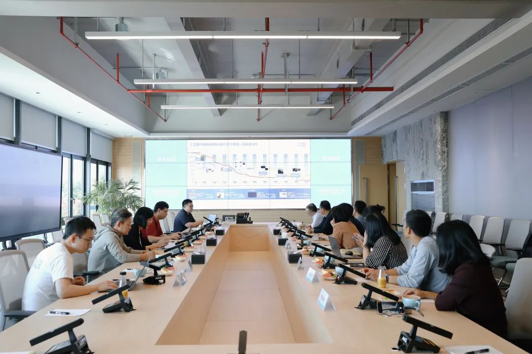 b7e489789e364de54b344f08ccffb956.jpeg b7e489789e364de54b344f08ccffb956.jpeg